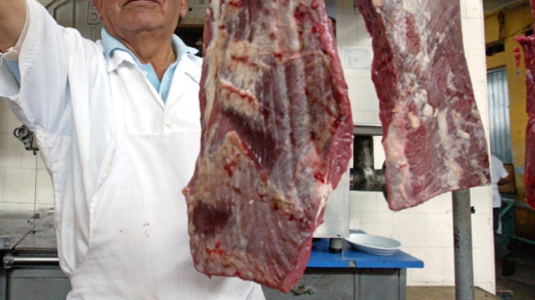 Carne de contrabando se asoma en algunas carnicerías y establecimientos…
