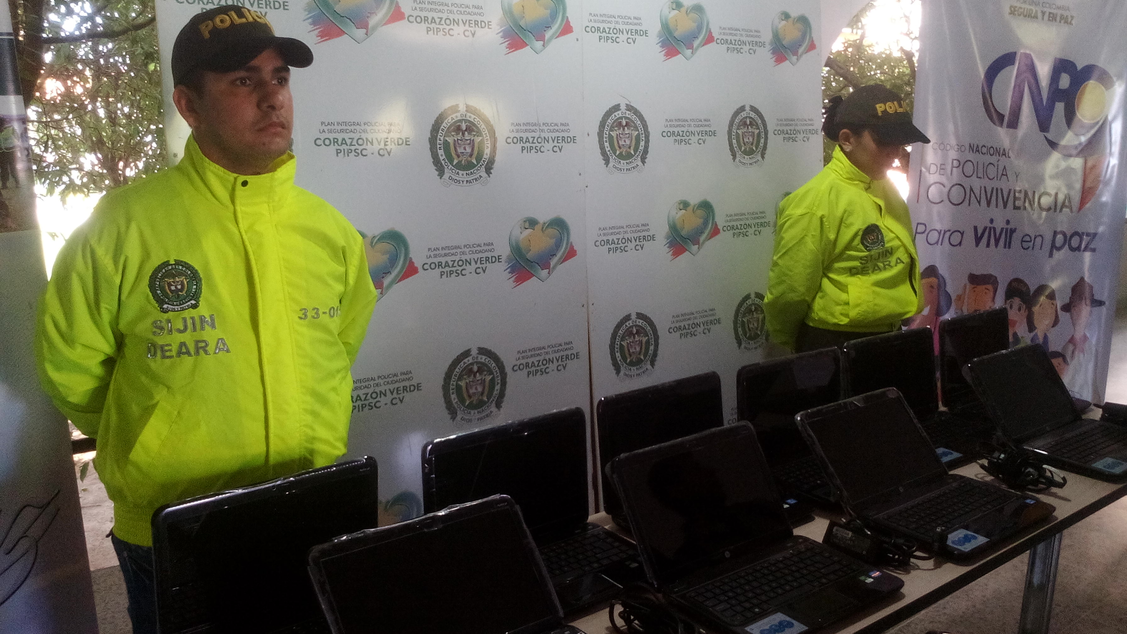 Policía recupero 10 portátiles que habían sido robadas del colegio Simón Bolívar