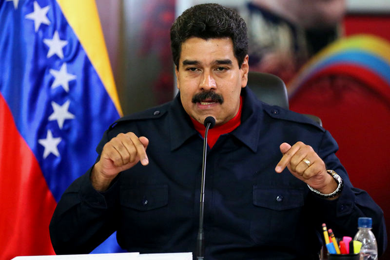 Venezuela venderá gasolina en pesos en la frontera dice Maduro