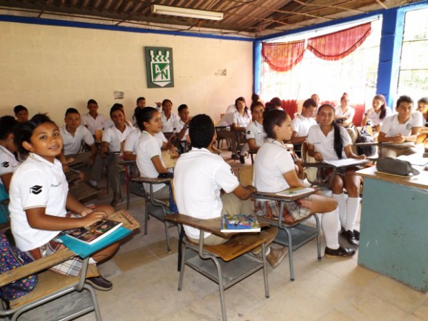 Docentes del Departamento se preparan para recibir a estudiantes