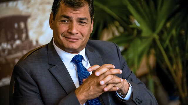 Correa asume una segunda vuelta y advierte: “Si gana la oposición, tendré que regresar”
