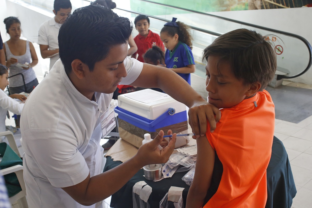 Padres deben vacunar a menores contra el virus del papiloma humano