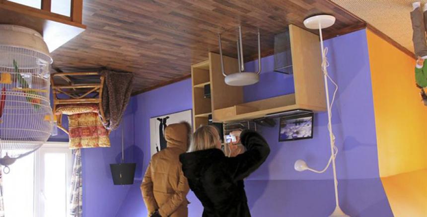 Una casa «al revés» se convierte en atracción turística