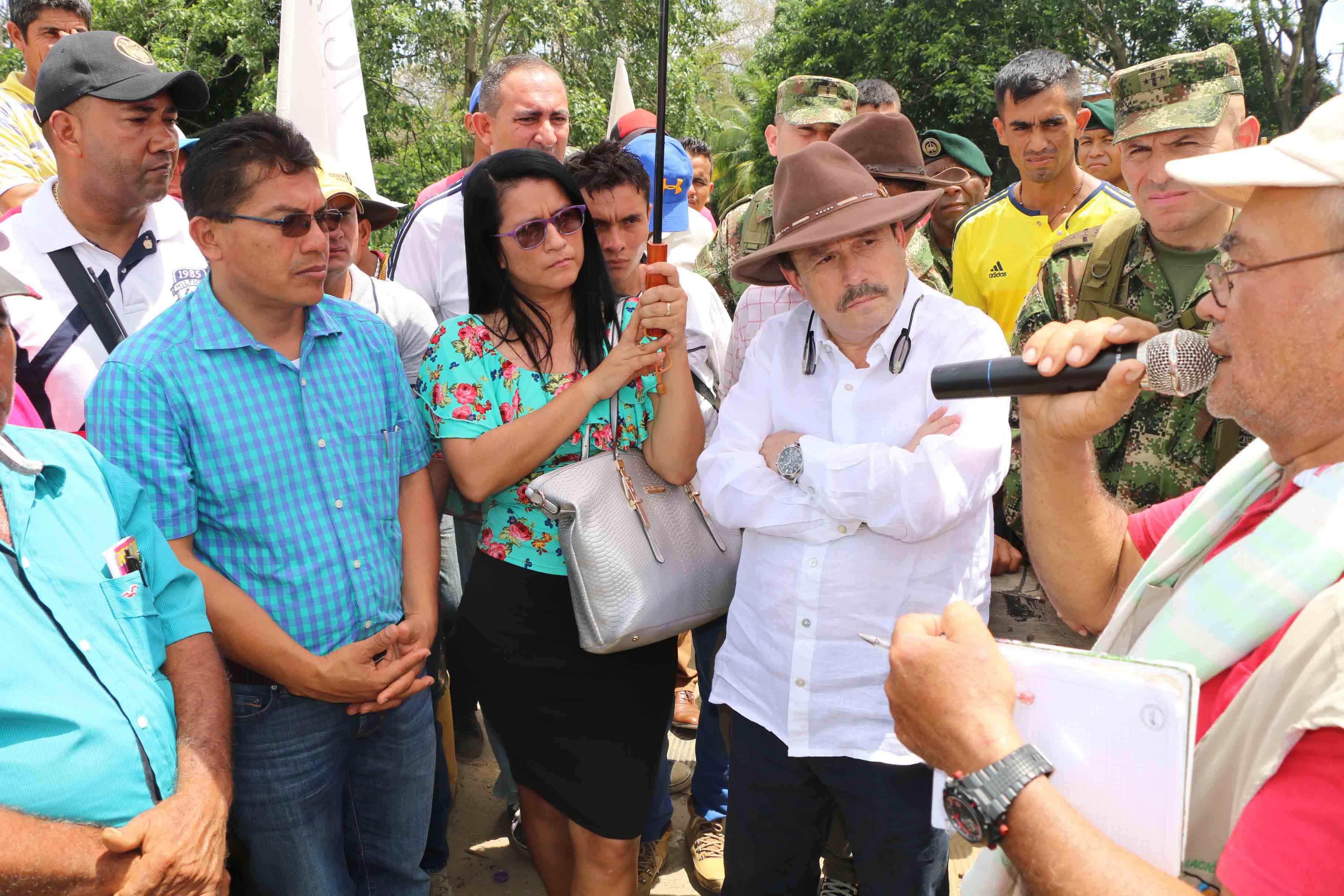 Gobernador hizo presencia en el bloqueo registrado en Puerto Jordán