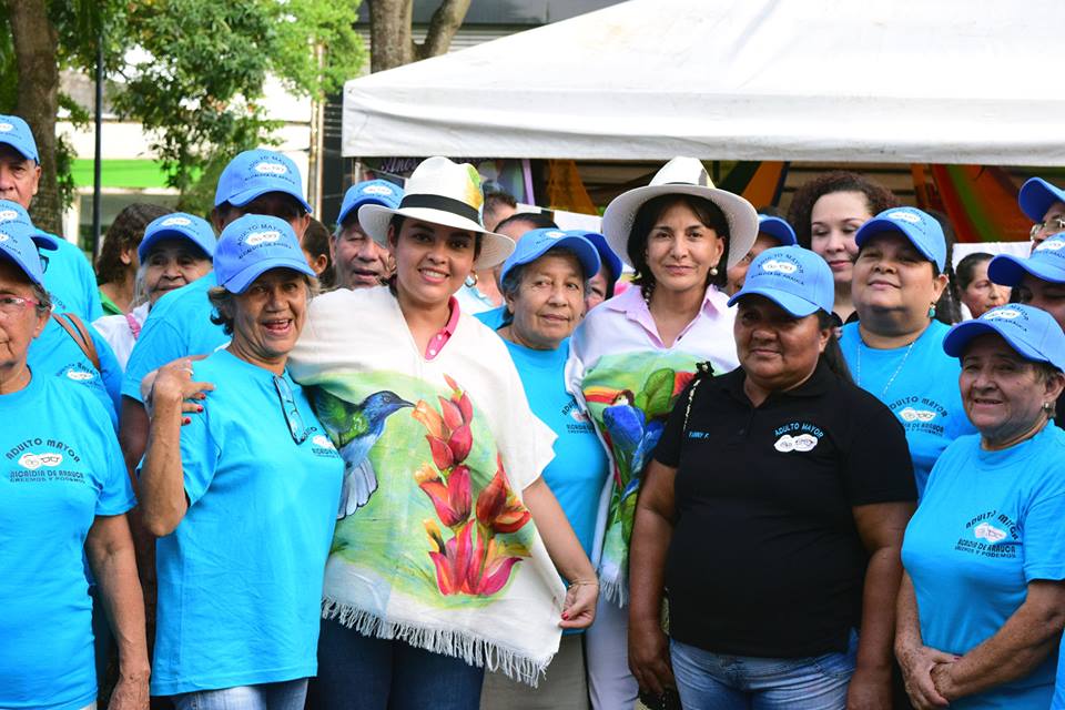 Feria Artesanal «Años maravillosos» deslumbró a los espectadores