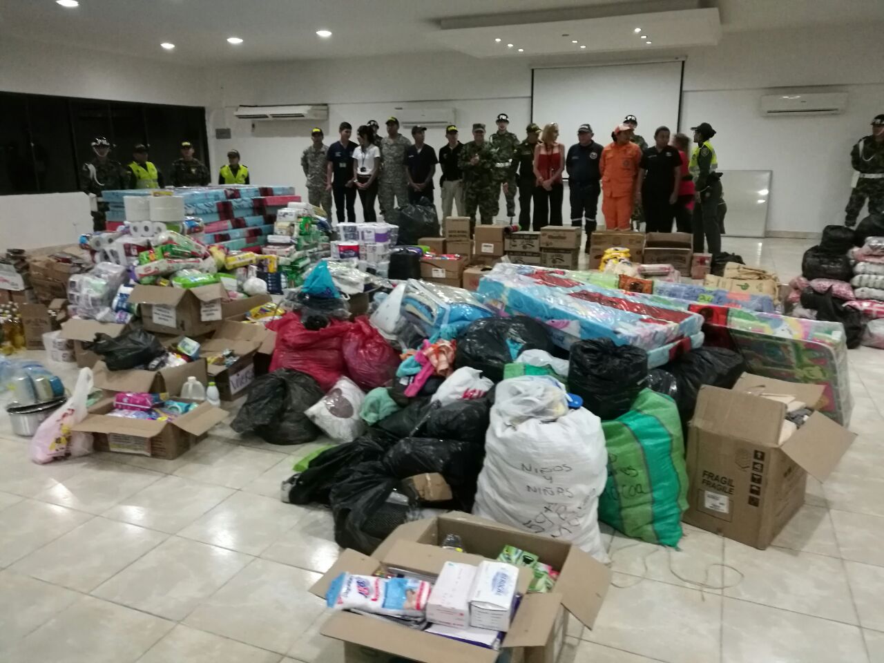 Ocho toneladas en ayudas humanitarias y más de 10 millones de pesos recaudó la campaña «Arauca con Mocoa»