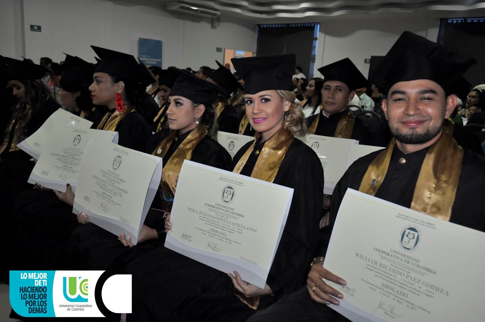 Universidad Cooperativa graduó a 37 nuevos profesionales