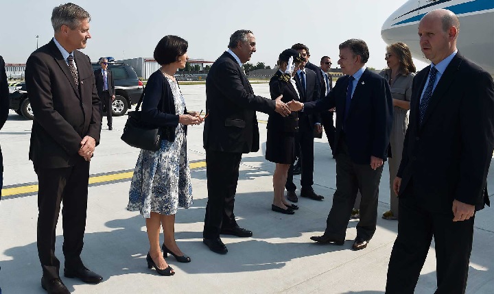 Presidente Santos llega a Francia para cumplir agenda multitemática