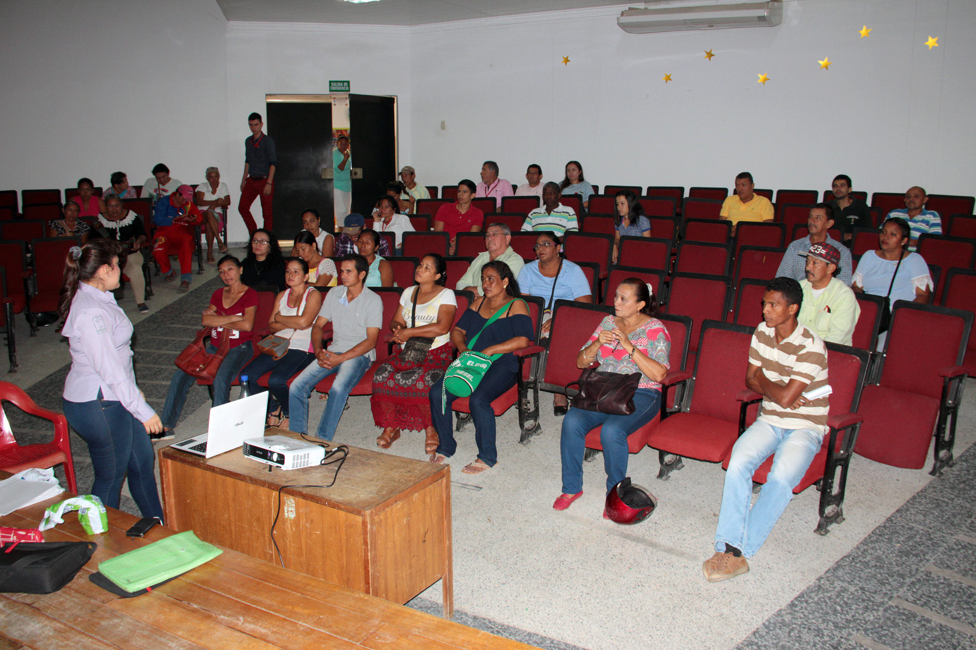 Proyectos productivos fueron socializados con la población víctima