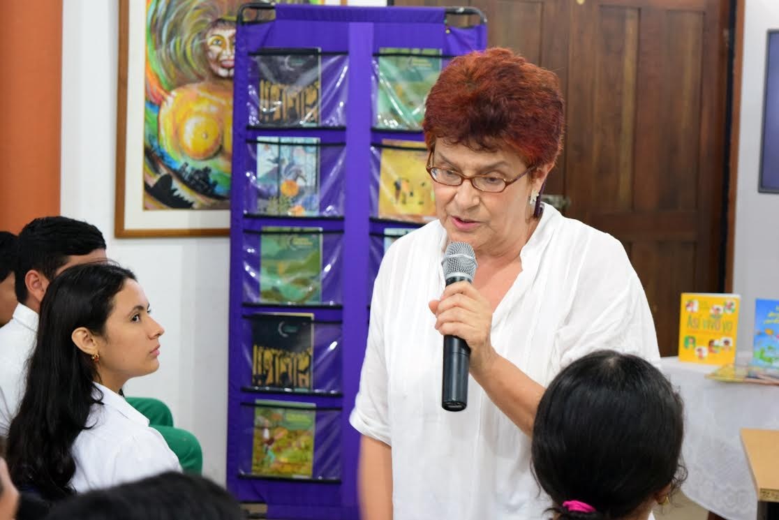 la Escritora Pilar Lozano lideró en Arauca el conversatorio “Arauca Lee”