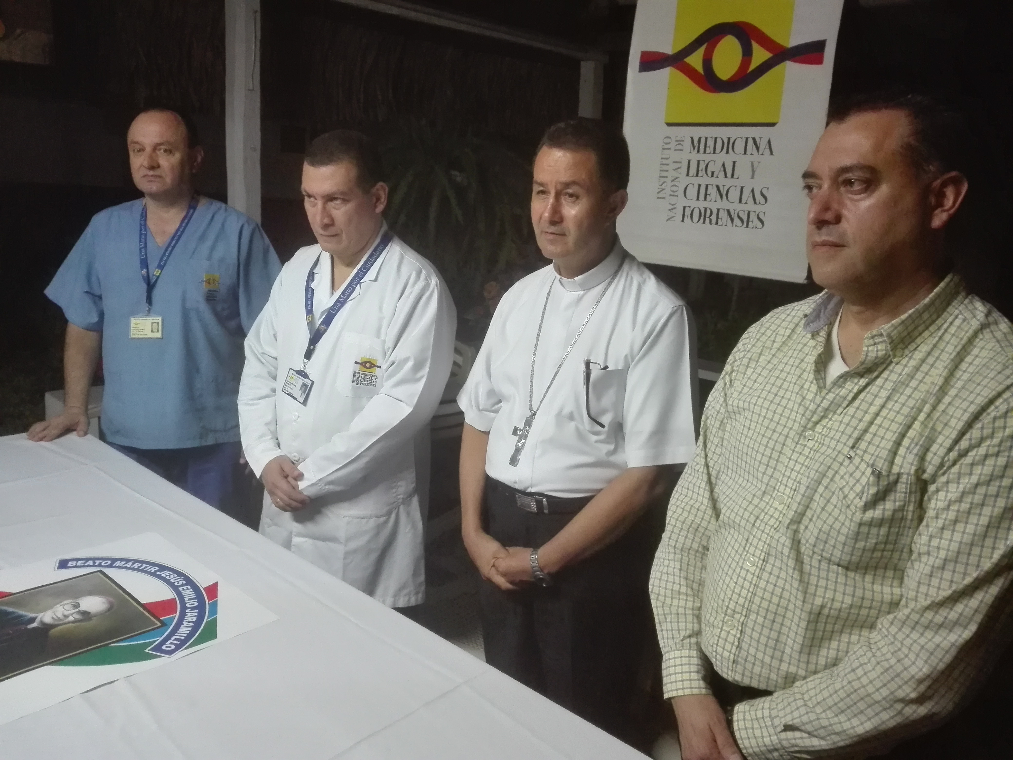 Expertos de Medicina Legal junto a sacerdotes realizaron exhumación del cuerpo de Monseñor Jesús Emilio Jaramillo