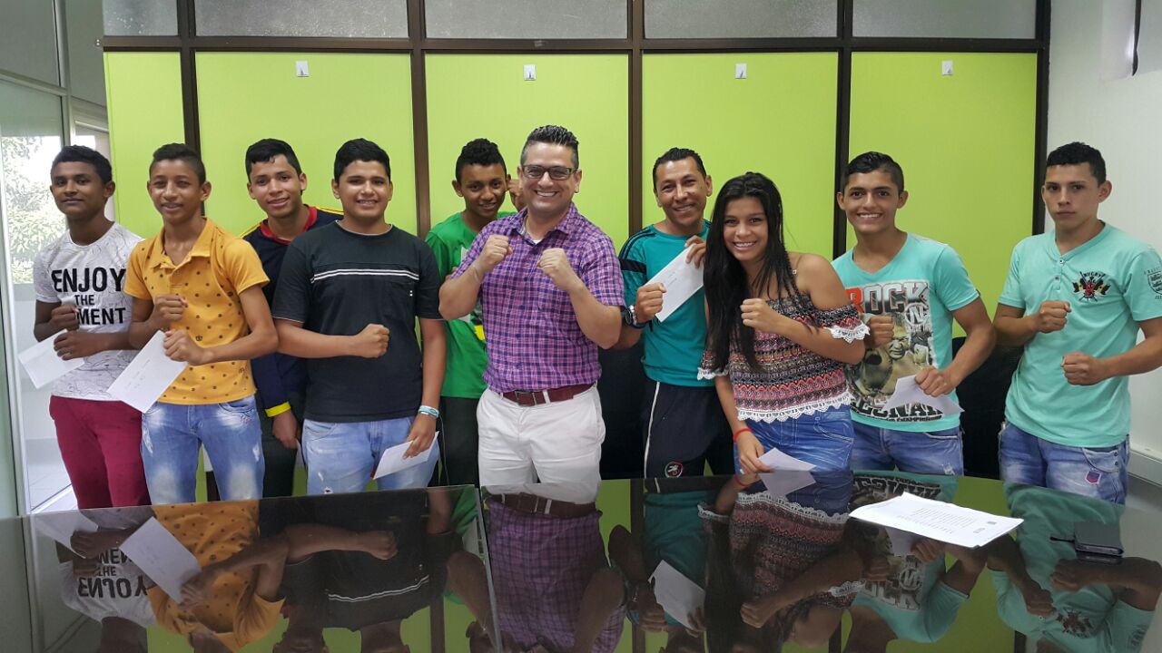 Deportistas promesas del boxeo recibieron incentivos