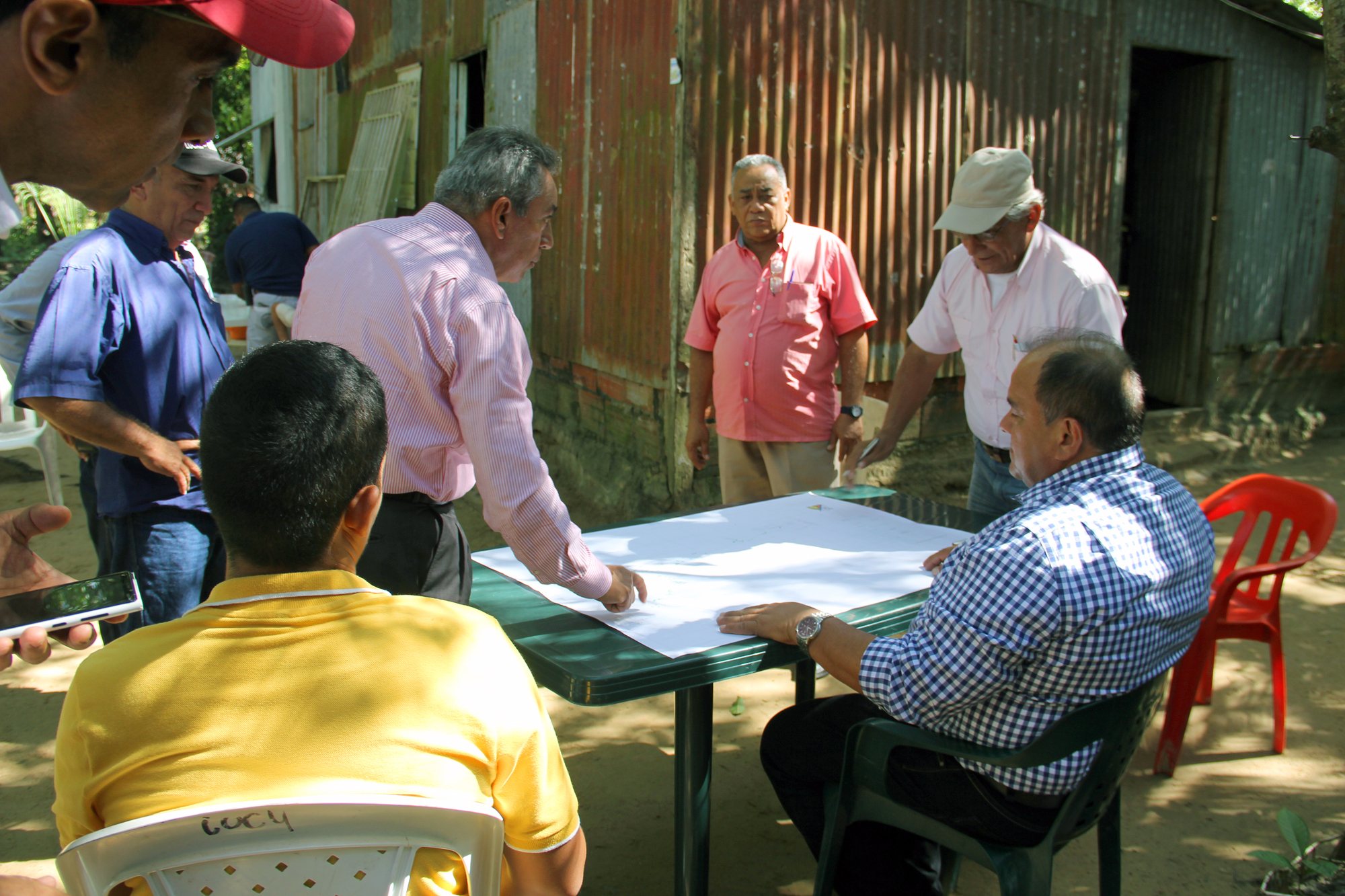 Se buscan crear vía de acceso en la calle 12 al Barrio Santa Teresita