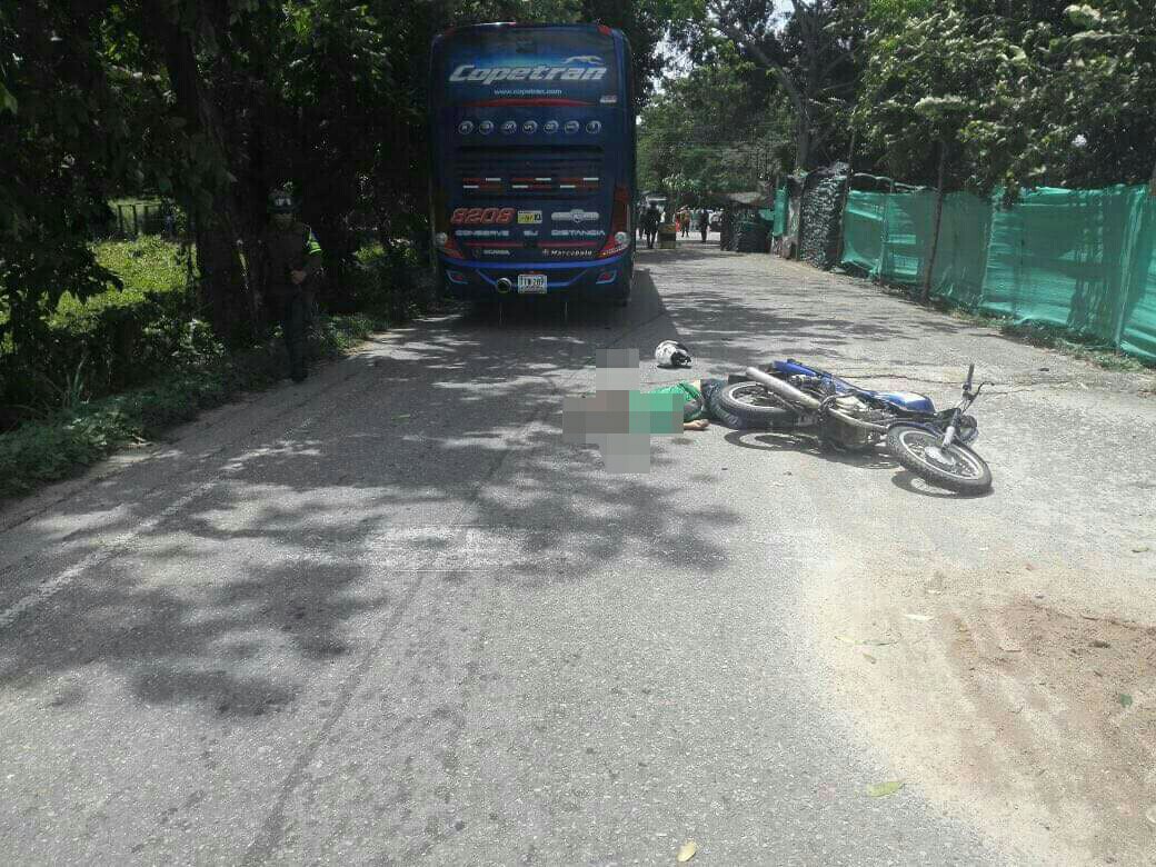 Hombre pierde la vida tras ser arrollado por un bus de Copetran