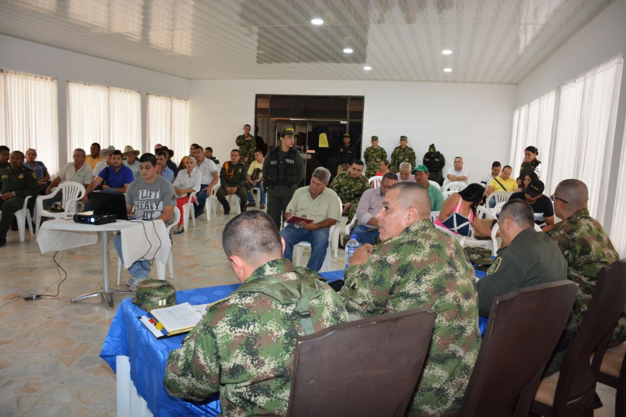 Ejército Nacional y gremios se reunieron en la capital araucana