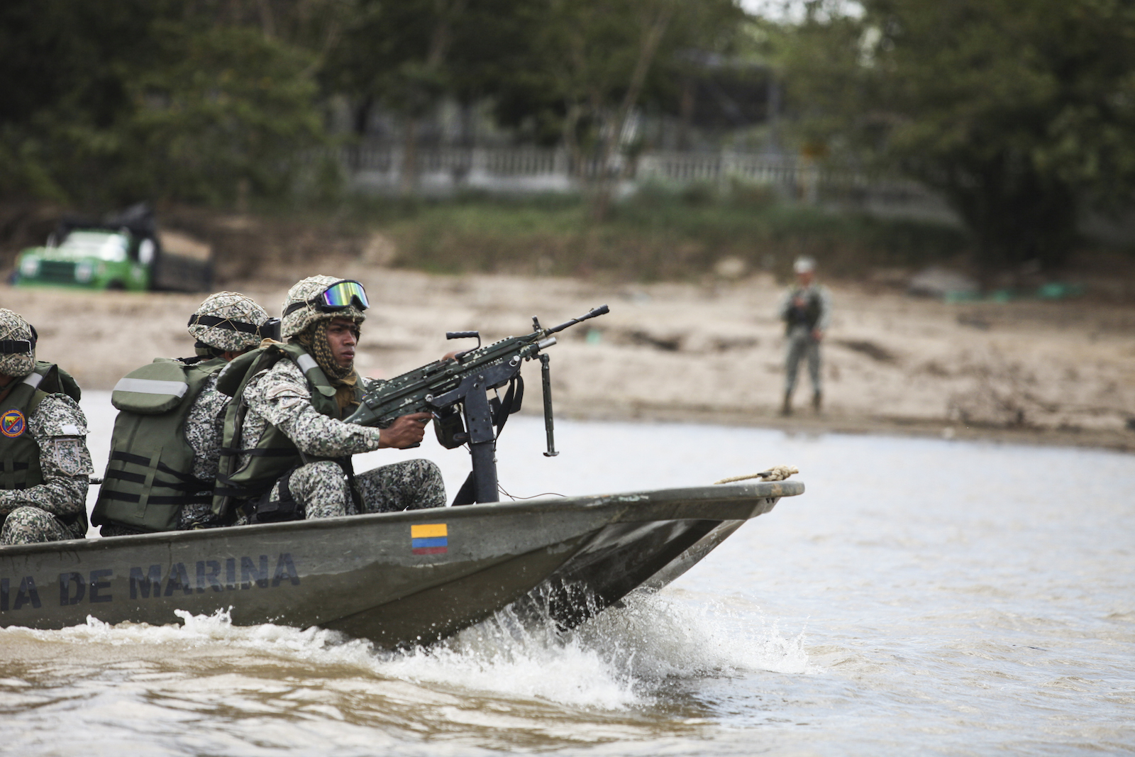 Armada aumentó controles a canoeros para evitar el paso de venezolanos a territorio colombiano