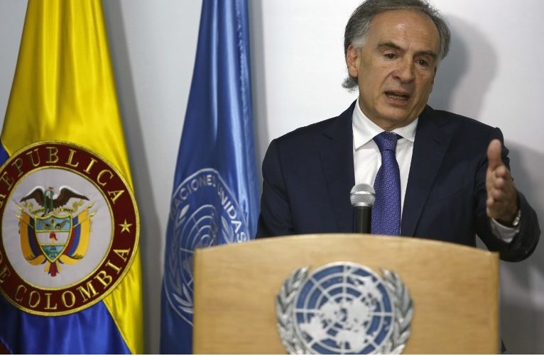 La Misión de la ONU en Colombia comenzó a hacer veeduría del alto el fuego entre el Gobierno y el ELN, informó su jefe, Jean Arnault.