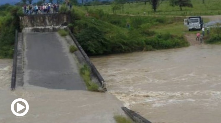 Incomunicados Táchira y Apure por desplome del puente sobre el río Burgua