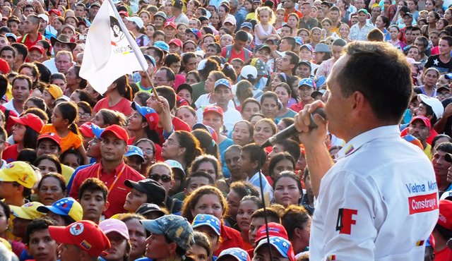 Vielma Mora dice que si la oposición gana le entregará el Táchira a Uribe