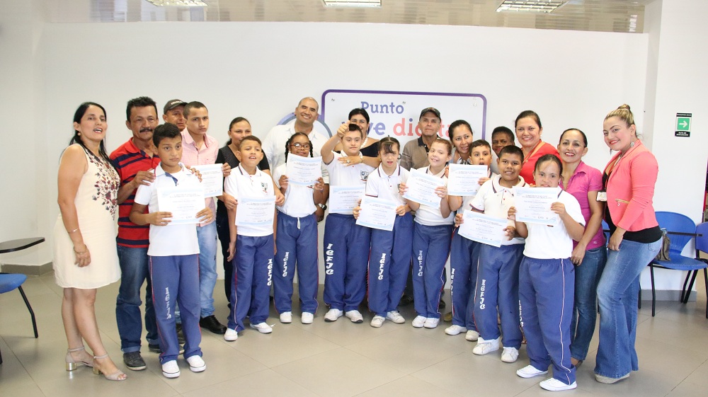 18 niños con discapacidad fueron certificados en alfabetización digital