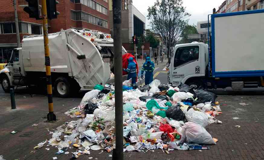 Con problemas en la recolección comenzaron los nuevos operadores de aseo en Bogotá