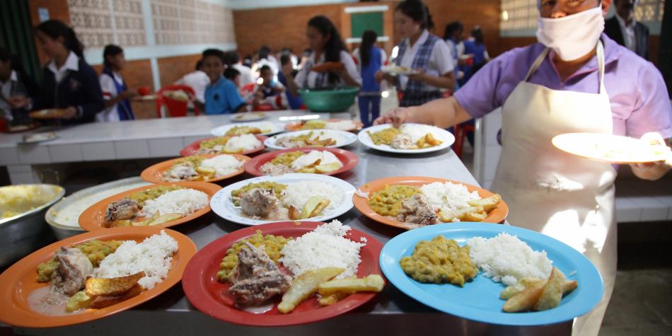 Por líos con el PAE, 500.000 niños no reciben alimentos