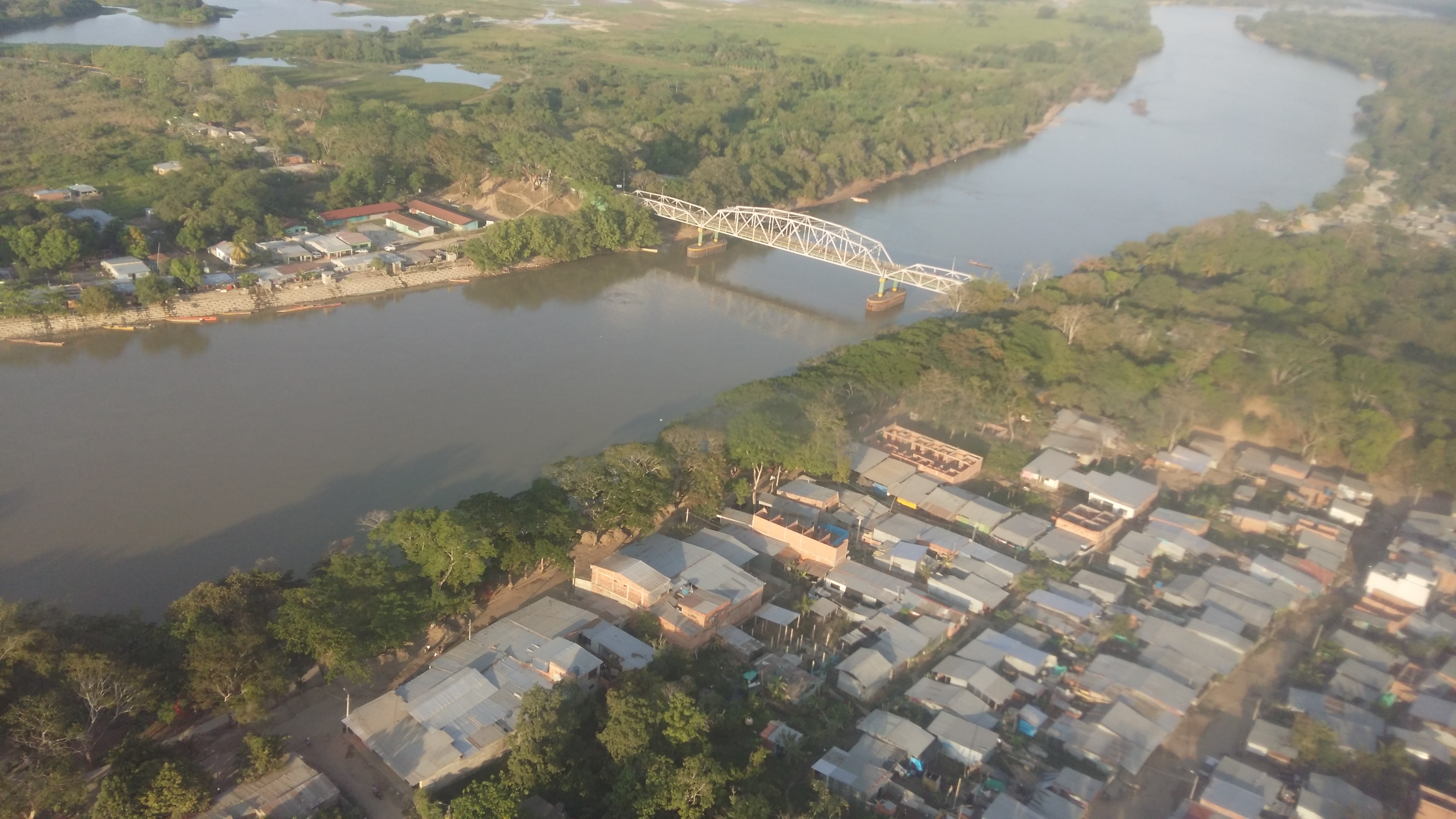 Más de 115 millones de pesos se ha importado en mercancía desde los últimos 14 meses por el Puente internacional José Antonio Páez.