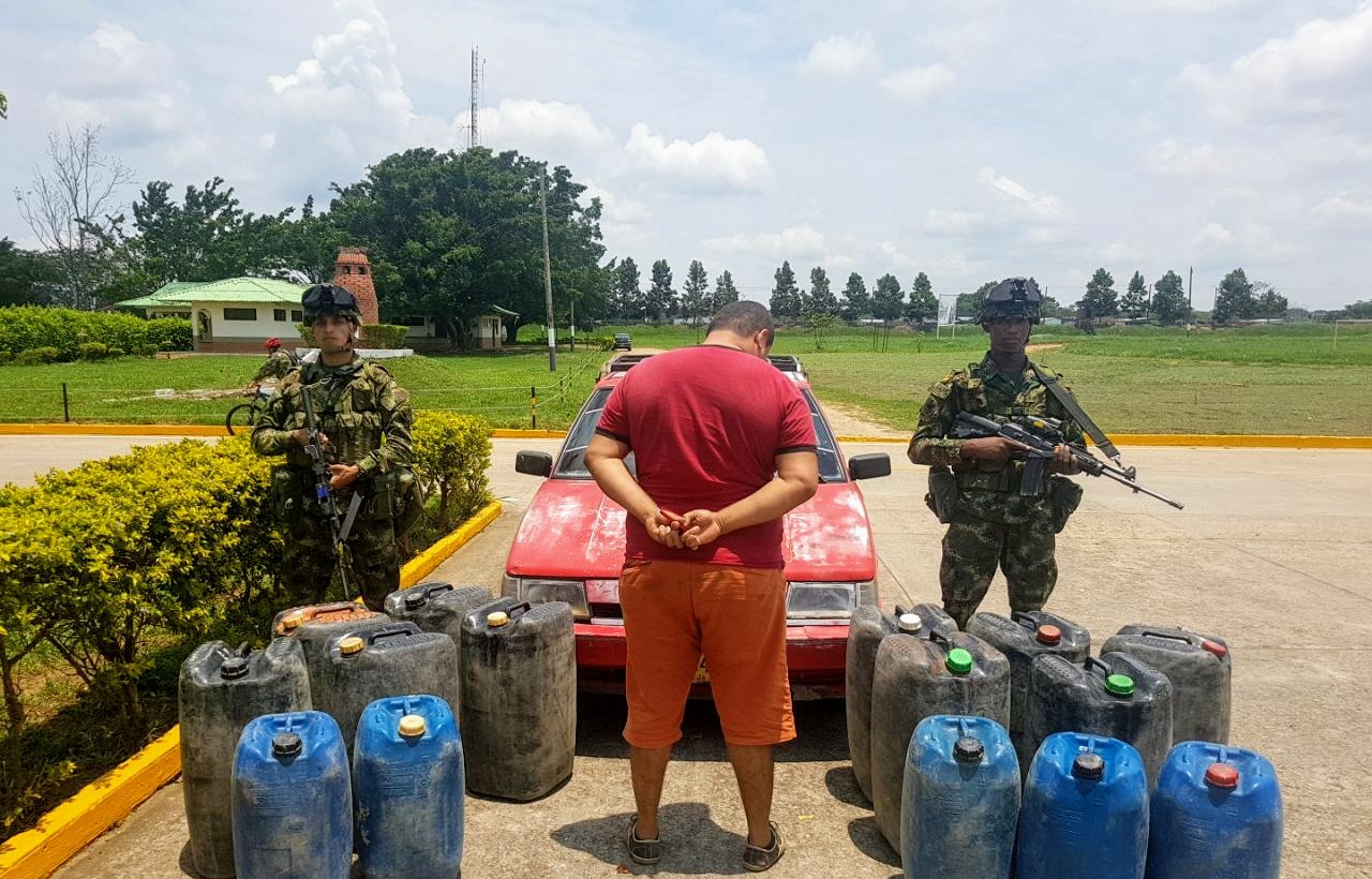 En el municipio deTame el Ejército incautó 220 galones de  gasolina