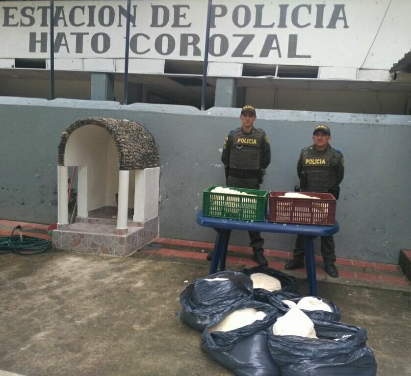 Camión accidentado transportaba queso en condiciones precarias
