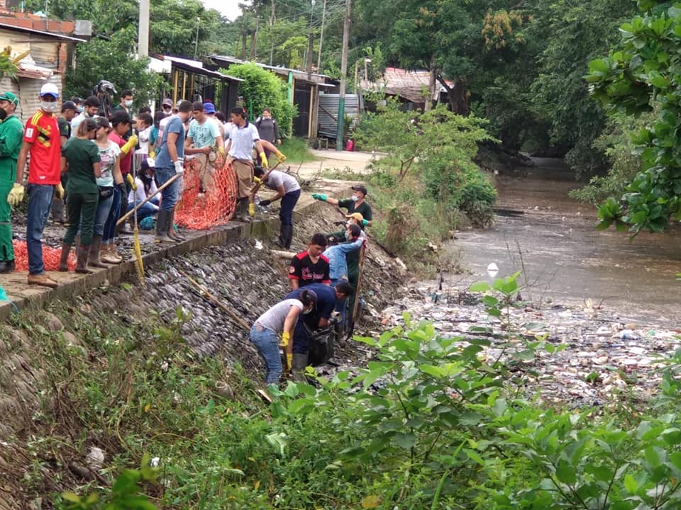 Más de 2 toneladas de desechos se recolectaron en limpieza al Caño Córdoba