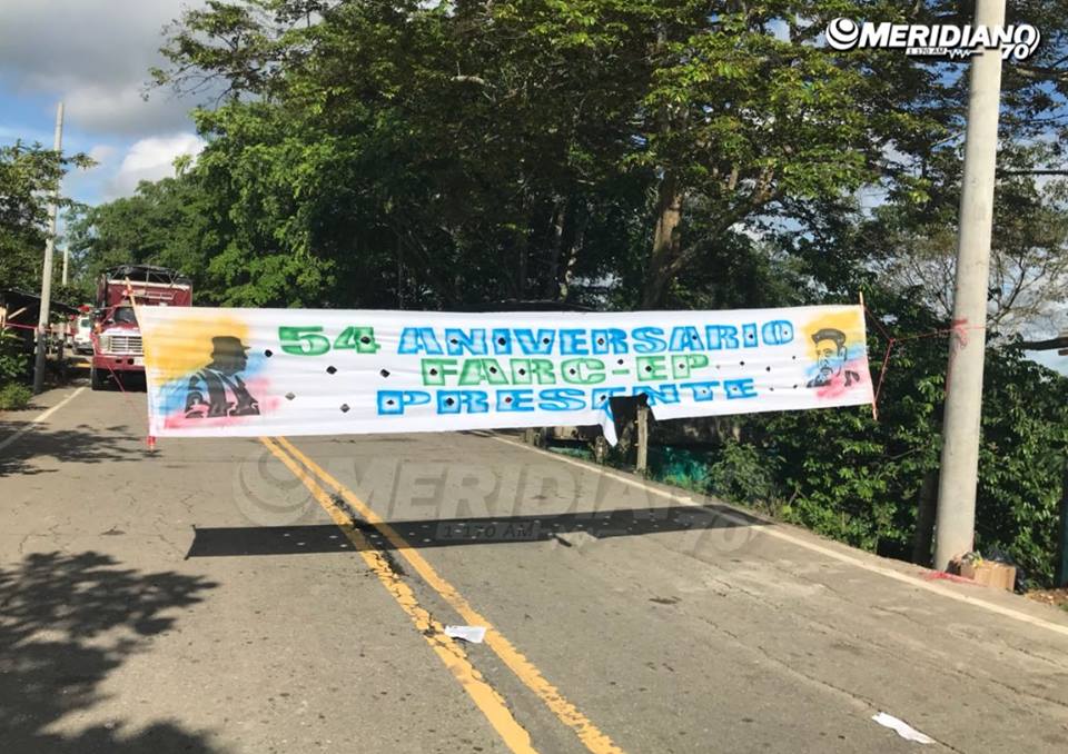 10° Frente Martín Villa de las Farc bloqueo vías en Arauca