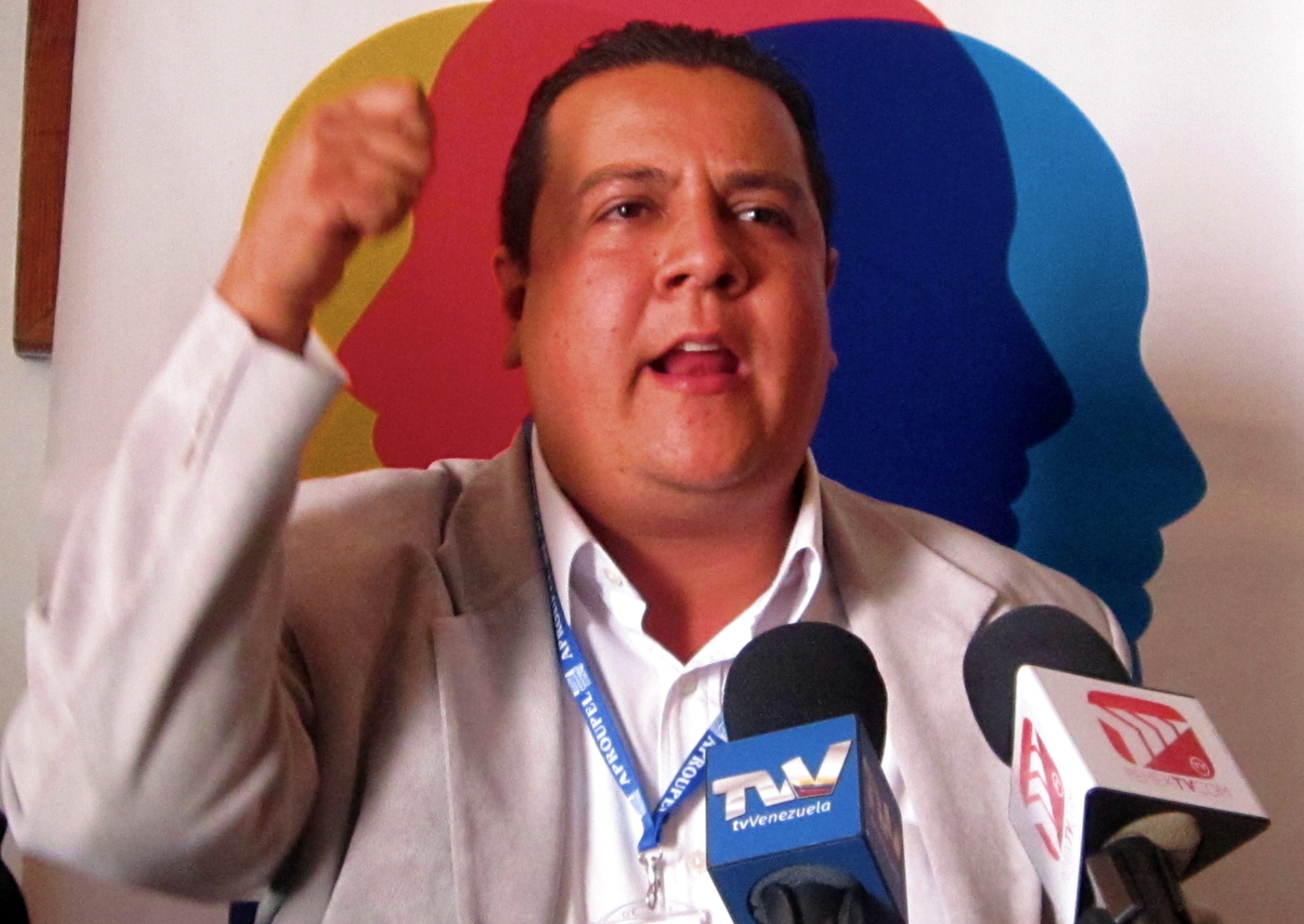 Lucha frontal por un docente para evitar que más niños en Venezuela sean reclutados por la guerrilla