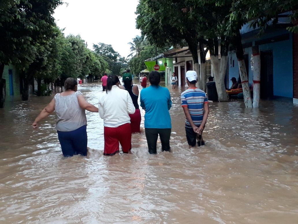 Con el agua hasta las rodillas amaneció el centro poblado de Puerto Nariño
