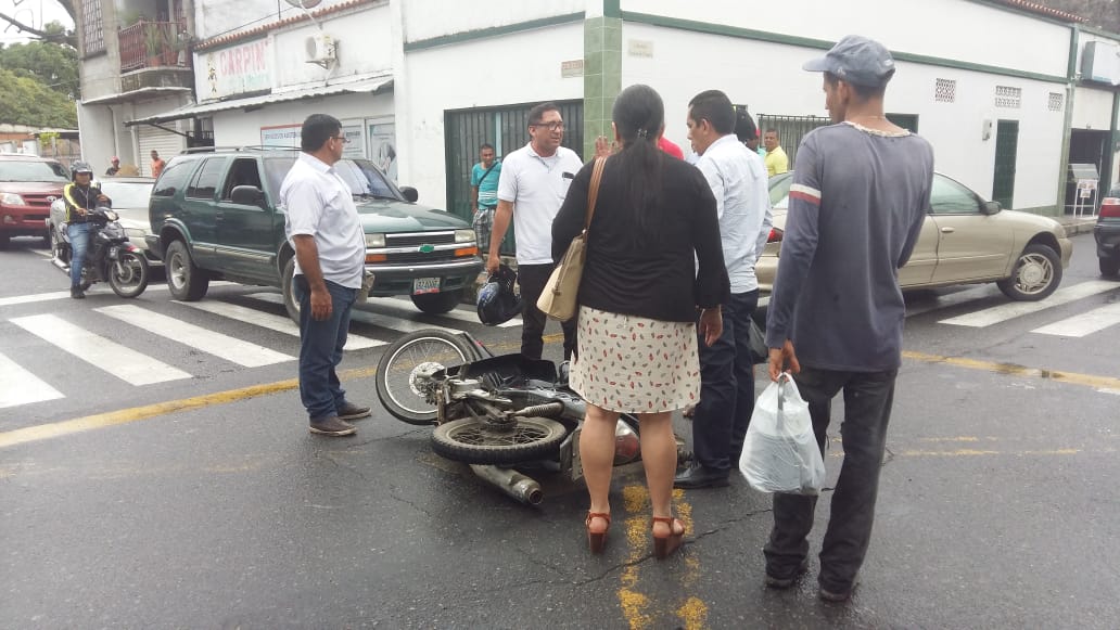 Son frecuentes los accidentes de tránsito en intersecciones semafóricas