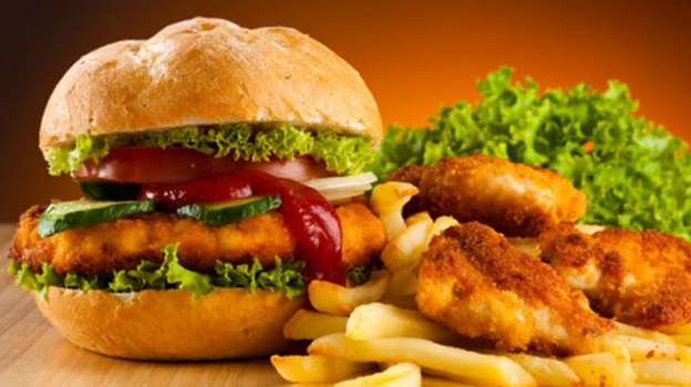 Investigación Australiana demuestra que comer comidas rápidas retrasa embarazos