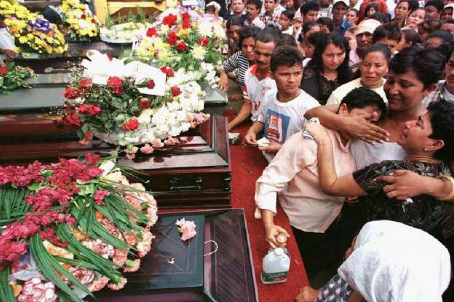 Familias de masacre de Barrancabermeja cumplen 20 años de viacrusis