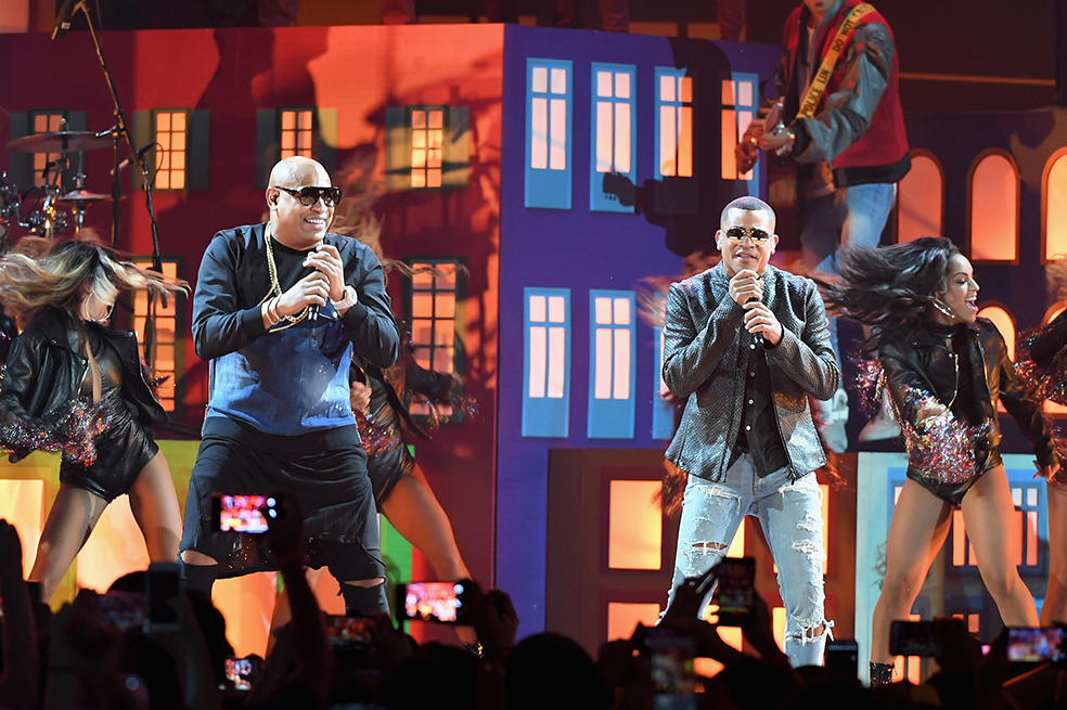 (VIDEO) Gente de Zona lanza «Te duele»