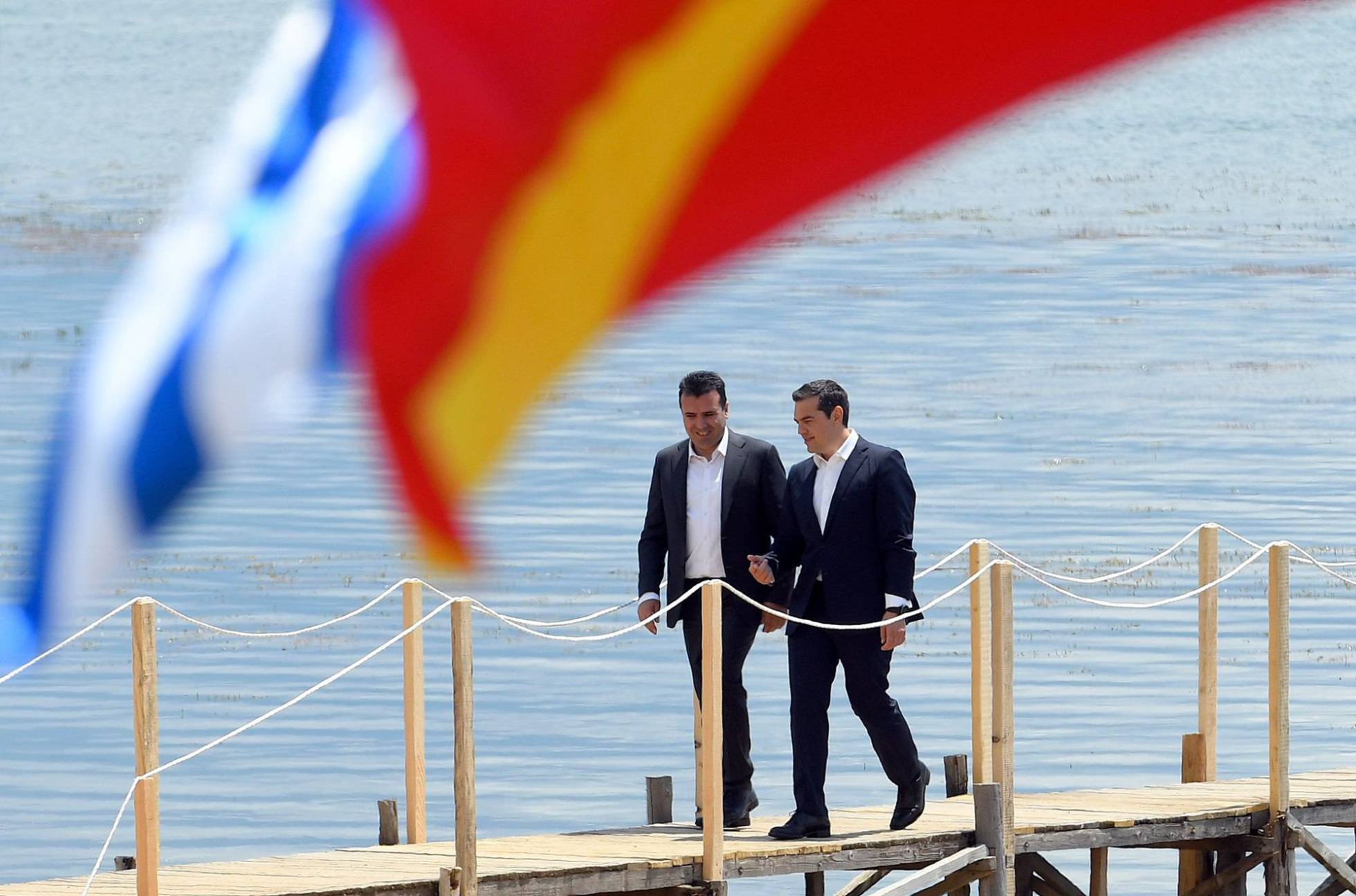 Grecia y Macedonia firman un acuerdo histórico que cierra 27 años de conflicto