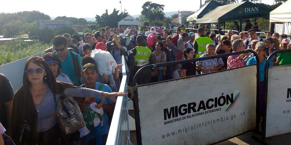 Jueves cierra frontera