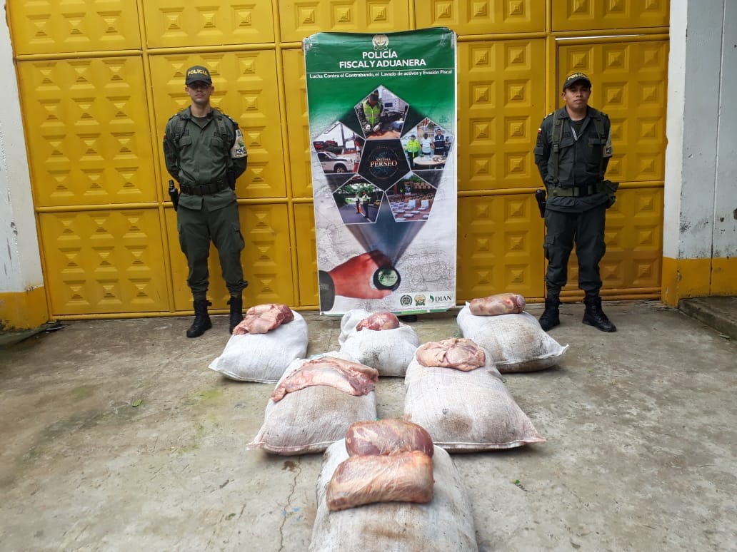 POLFA confiscó carne y queso de contrabando