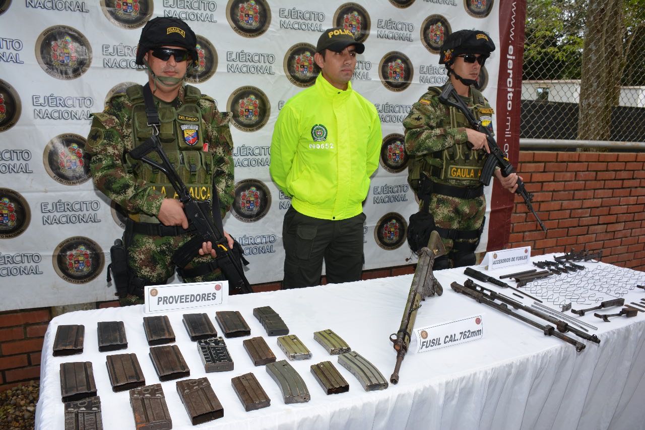Ejército halló deposito ilegal con armas y cilindros en Arauquita