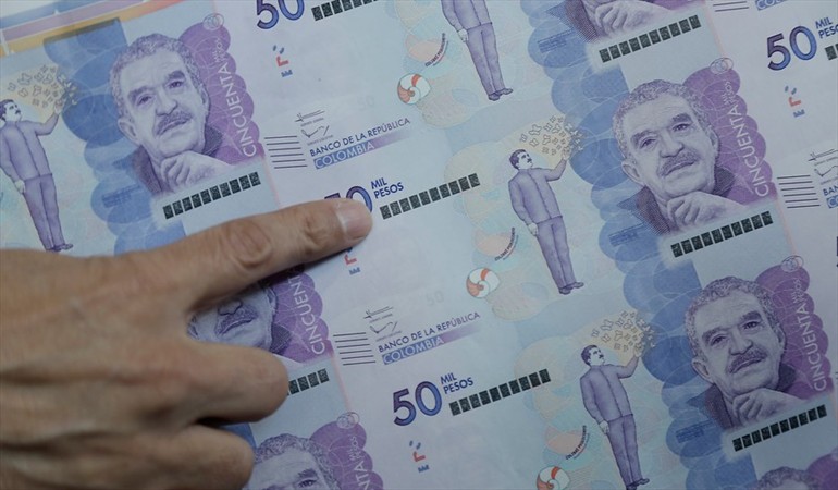 En flagrancia fueron capturados con dinero falso