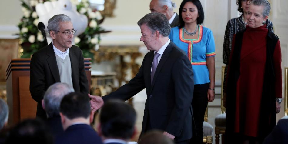 Mindefensa y De Roux definen informes para Comisión de la Verdad