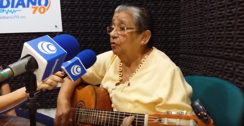 Doña Oliva y su guitarra