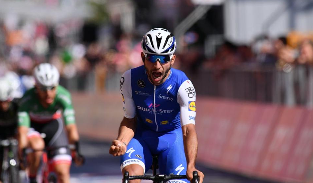 Fernando Gaviria, líder del Tour; Ganó la primera etapa!