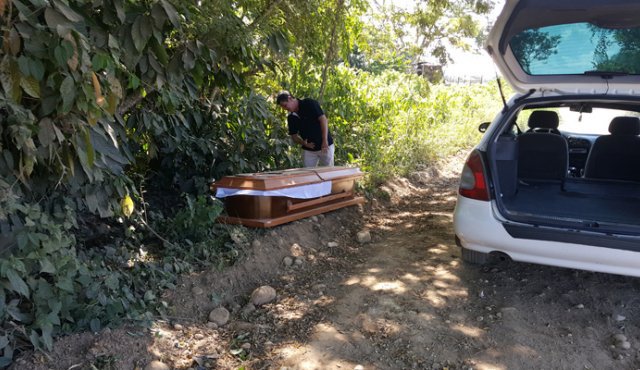 Funeraria venezolana abandonó en la frontera ataúd con un hombre asesinado en Mérida