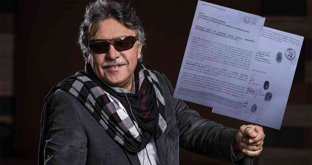 Jesús Santrich suscribió su propia acta de posesión