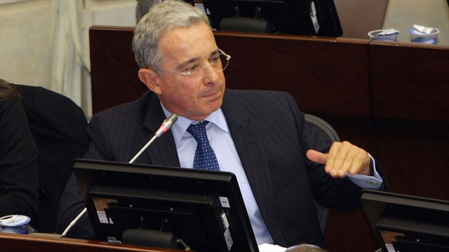 Uribe, en contra de propuesta sobre IVA: otra desmarcada del Gobierno