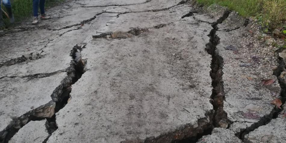 Movimiento de tierra mantiene en emergencia a municipio de Boyacá