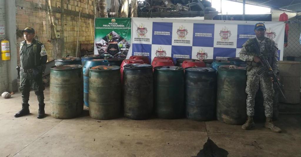 Policía Fiscal y Aduanera incautan 928 galones de combustible en Saravena
